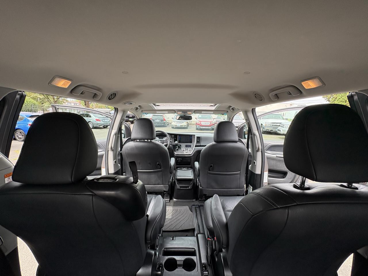 Toyota Sienna SE 8-Passenger 2017