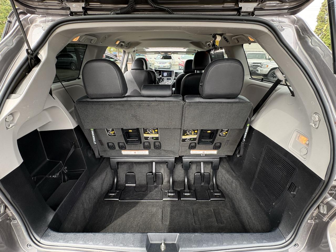 Toyota Sienna SE 8-Passenger 2017