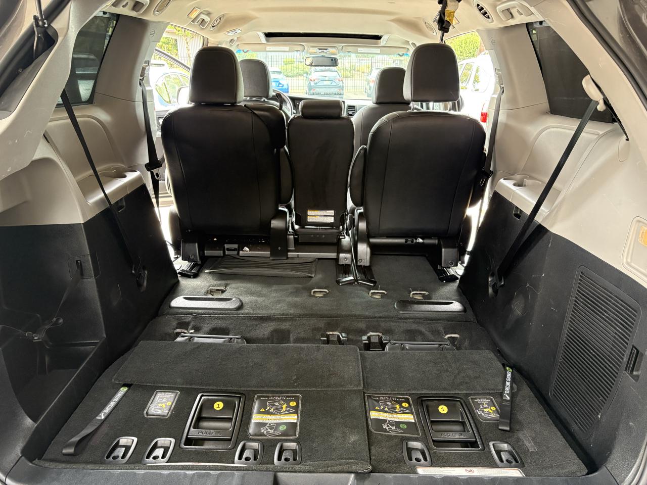 Toyota Sienna SE 8-Passenger 2017