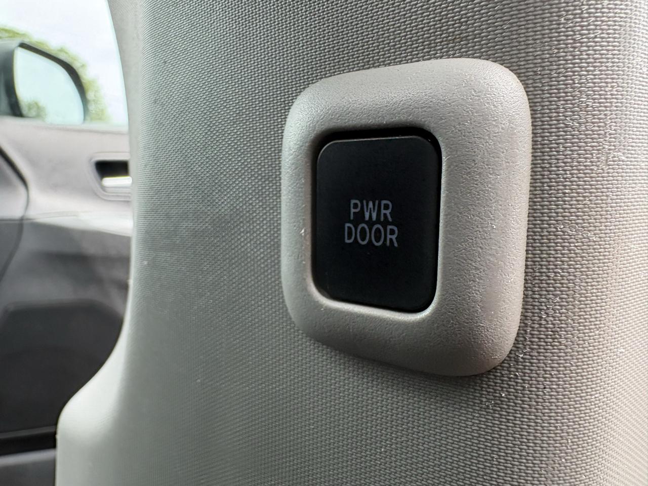 Toyota Sienna SE 8-Passenger 2017