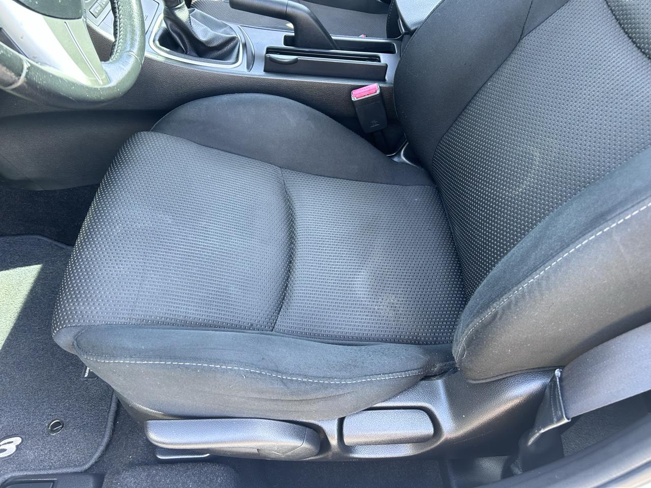 Mazda MAZDA3 s Touring 5-Door 2012