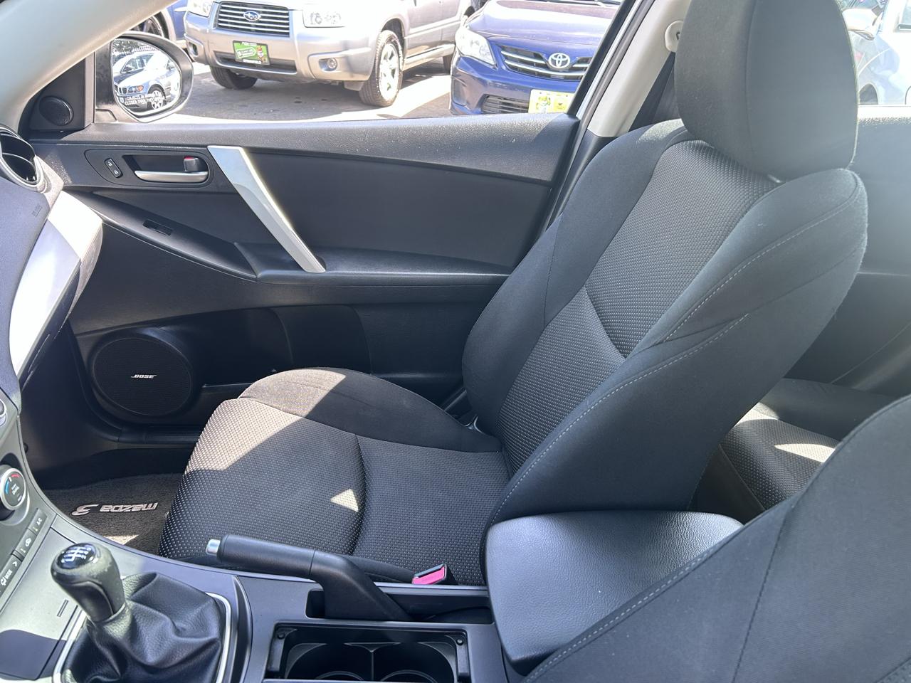 Mazda MAZDA3 s Touring 5-Door 2012