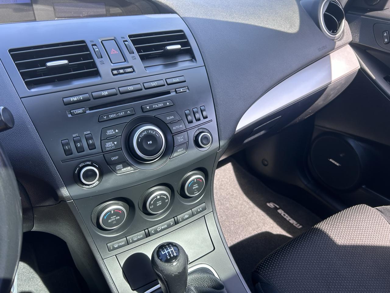 Mazda MAZDA3 s Touring 5-Door 2012