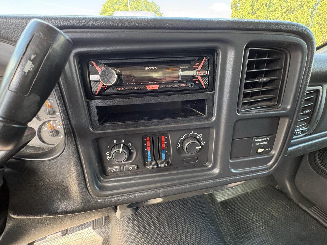 Chevrolet Silverado 1500 1LT Crew Cab Long Box 2WD 2004