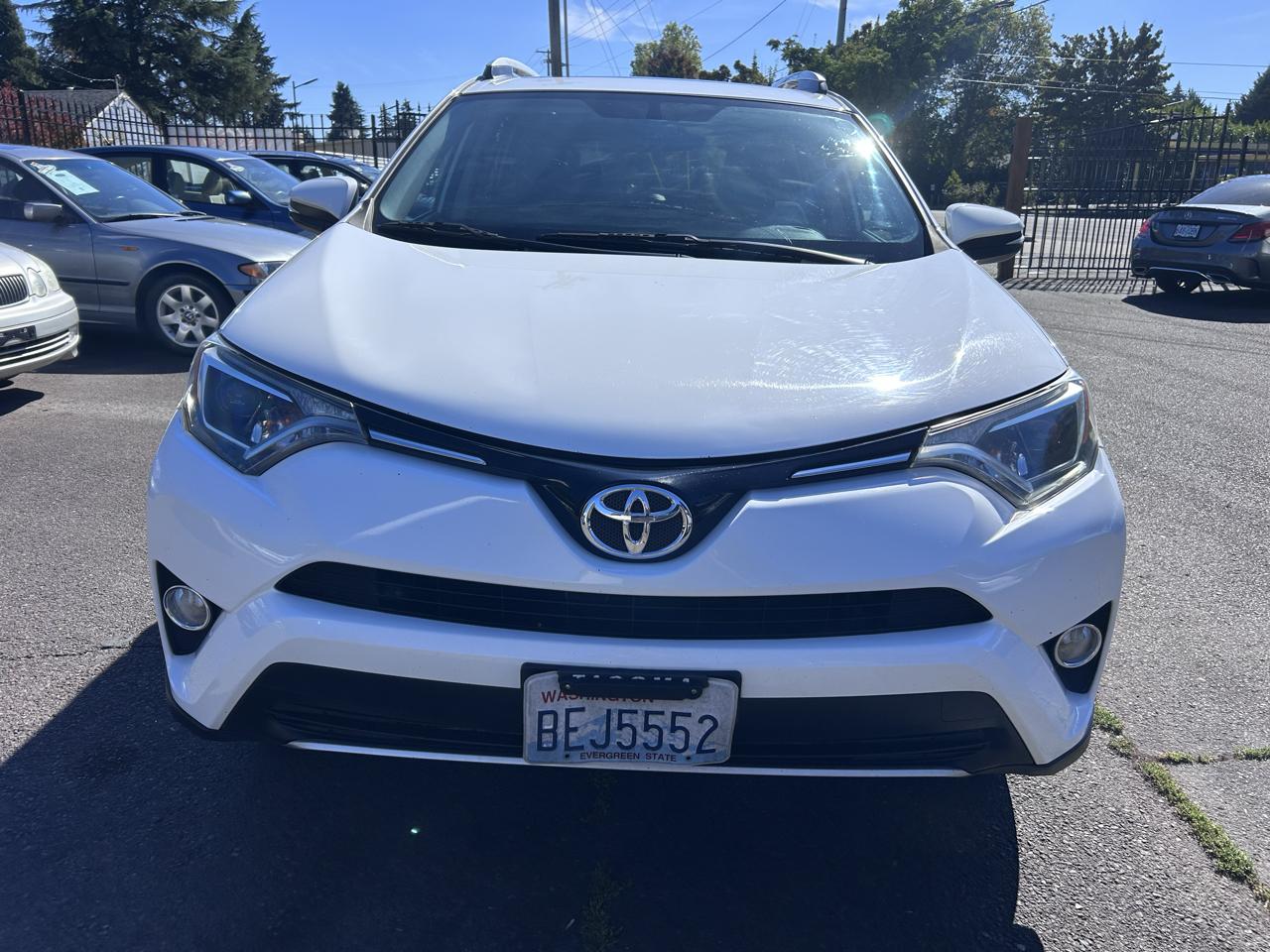 Toyota RAV4 XLE FWD 2016