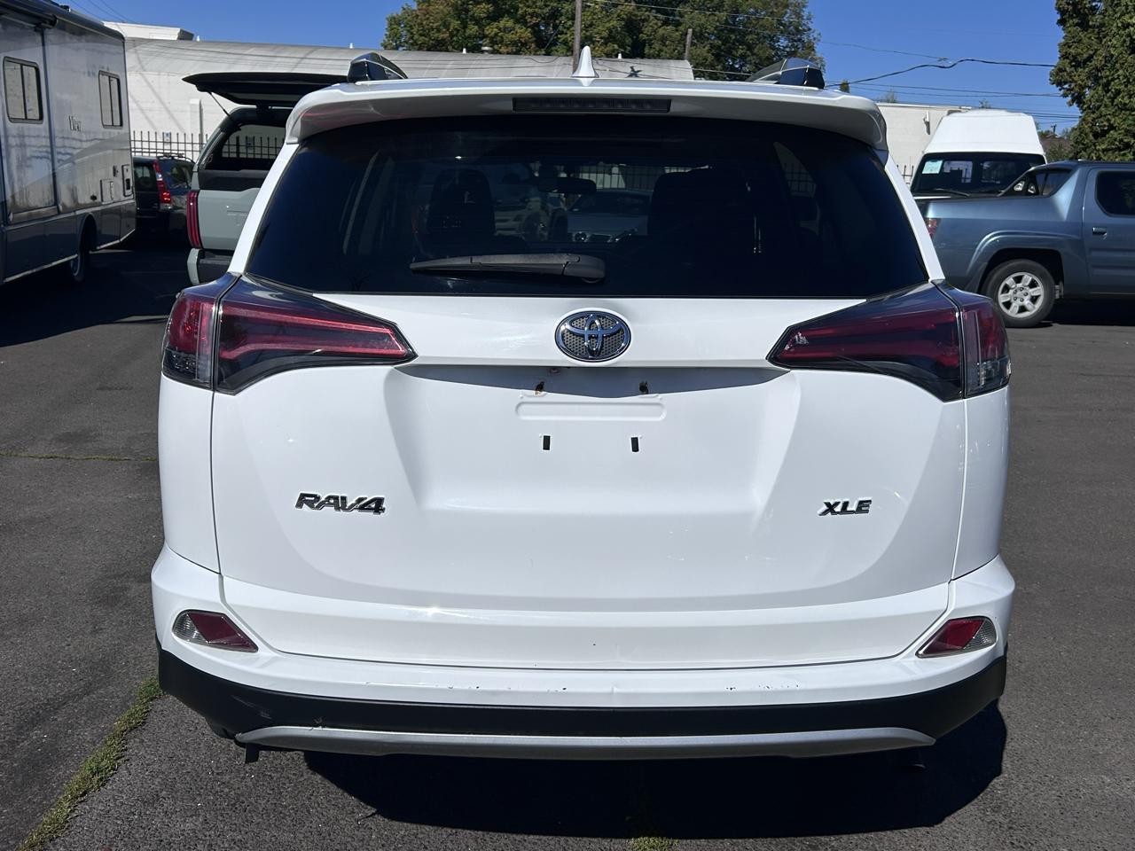 Toyota RAV4 XLE FWD 2016