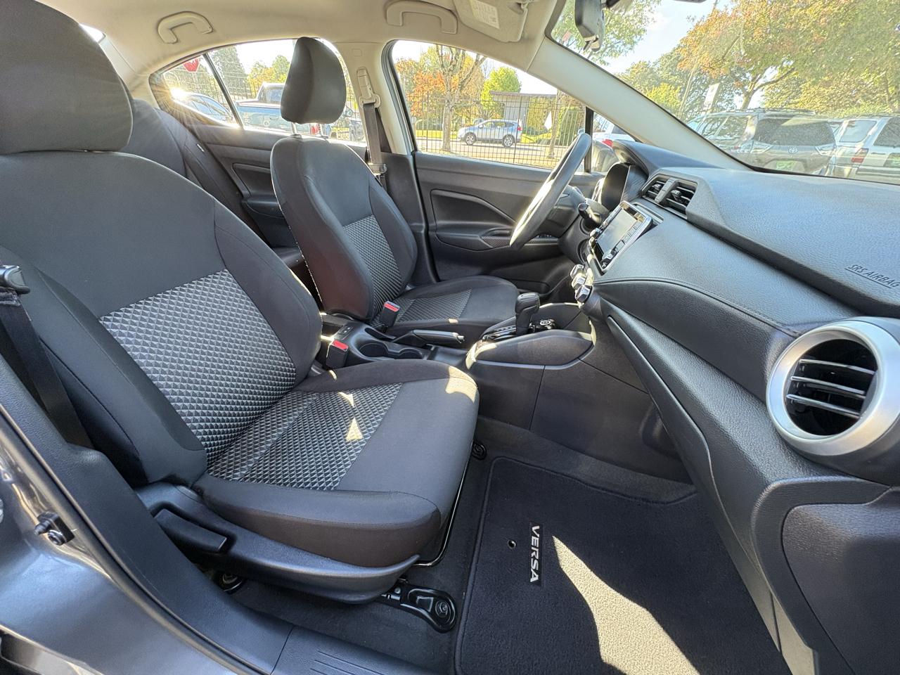Nissan Versa S CVT 2021