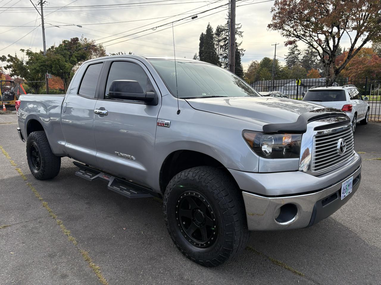 Toyota Tundra SR5 5.7L Double Cab Long Bed 4WD 2011