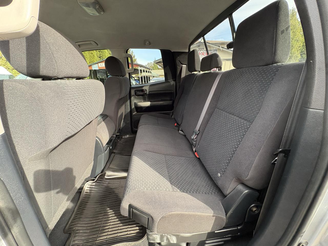 Toyota Tundra SR5 5.7L Double Cab Long Bed 4WD 2011