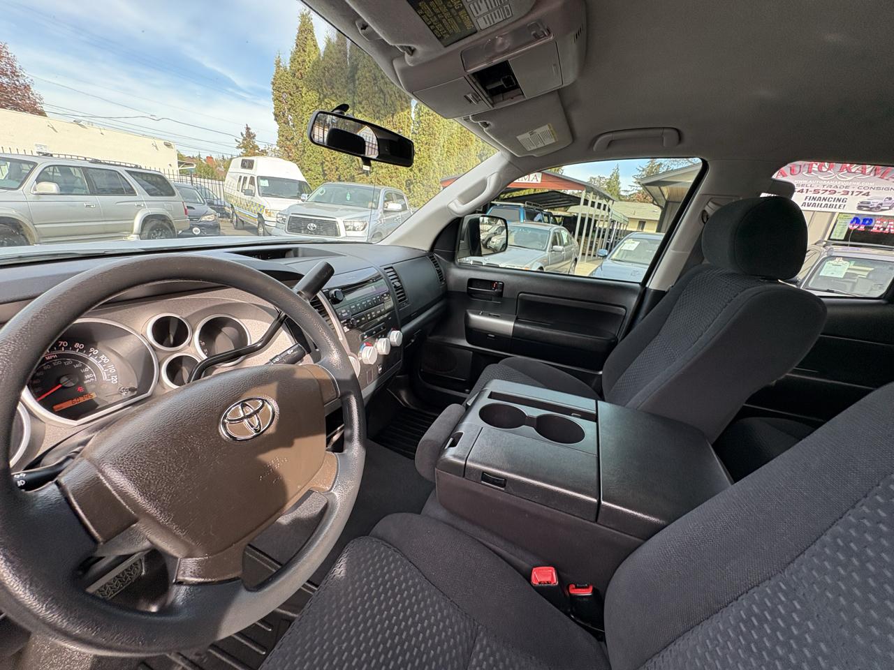 Toyota Tundra SR5 5.7L Double Cab Long Bed 4WD 2011
