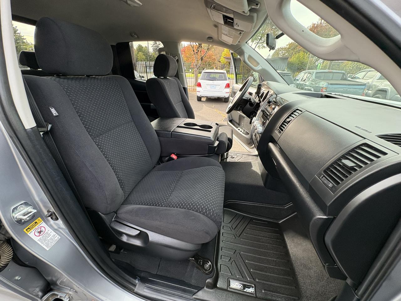 Toyota Tundra SR5 5.7L Double Cab Long Bed 4WD 2011