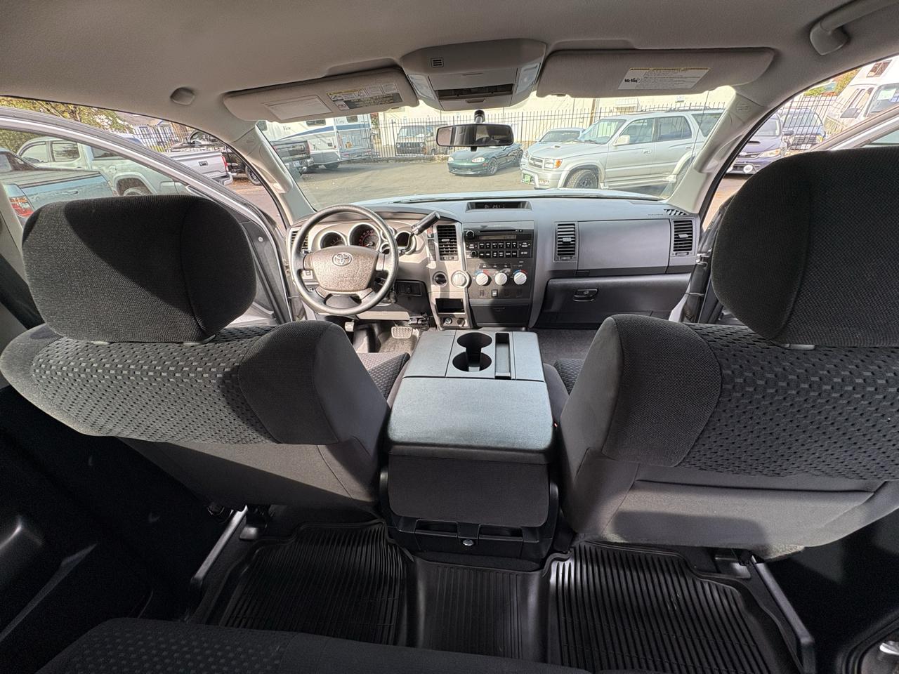 Toyota Tundra SR5 5.7L Double Cab Long Bed 4WD 2011
