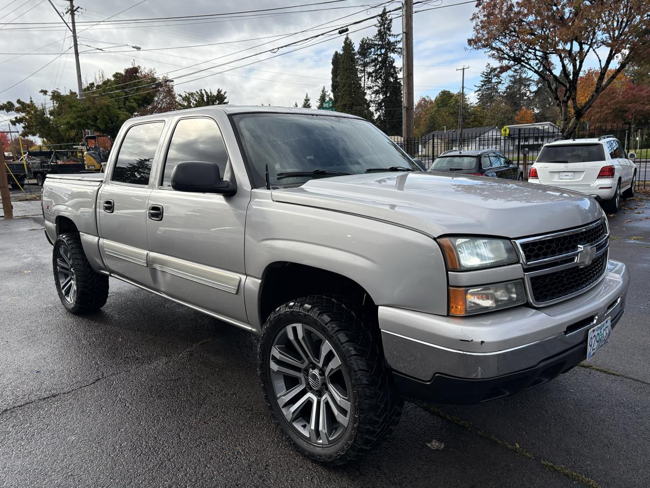 Chevrolet Silverado 1500 LS Crew Cab Short Box 4WD 2006