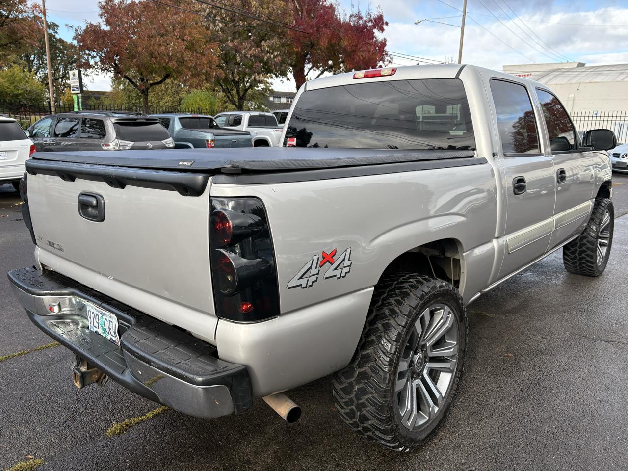 Chevrolet Silverado 1500 LS Crew Cab Short Box 4WD 2006