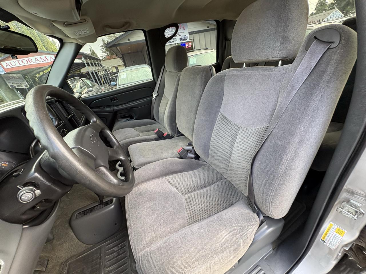 Chevrolet Silverado 1500 LS Crew Cab Short Box 4WD 2006