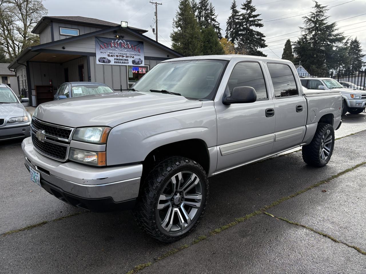 Chevrolet Silverado 1500 LS Crew Cab Short Box 4WD 2006