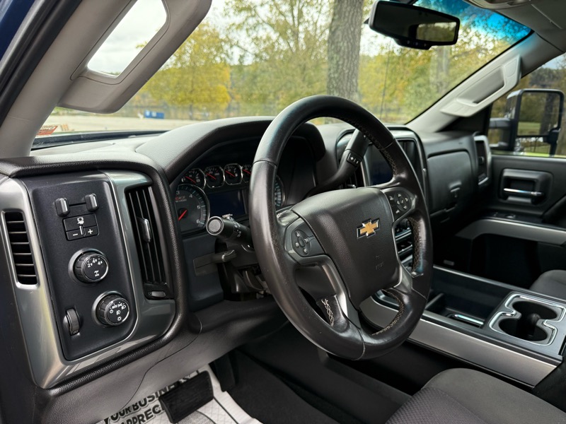 Chevrolet Silverado 2500HD LT Crew Cab 4WD 2016 Chevrolet Silverado 2500HD LT Crew Cab 4WD 2016