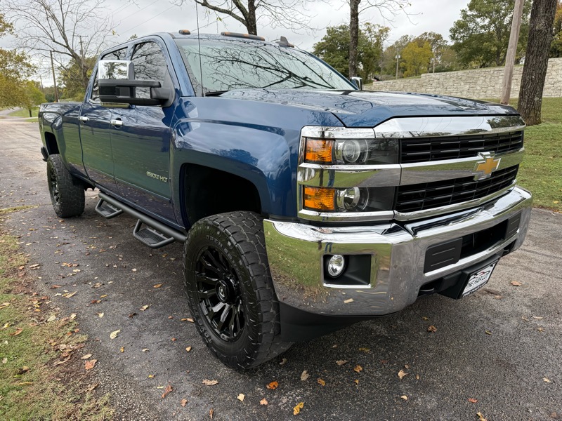 Chevrolet Silverado 2500HD LT Crew Cab 4WD 2016 Chevrolet Silverado 2500HD LT Crew Cab 4WD 2016