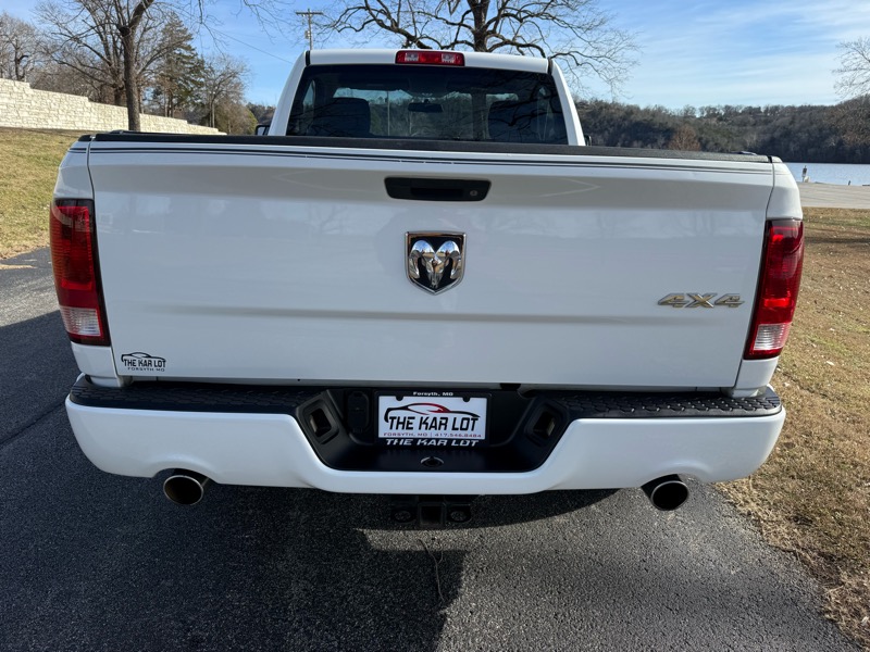 RAM 1500 ST SWB 4WD 2012