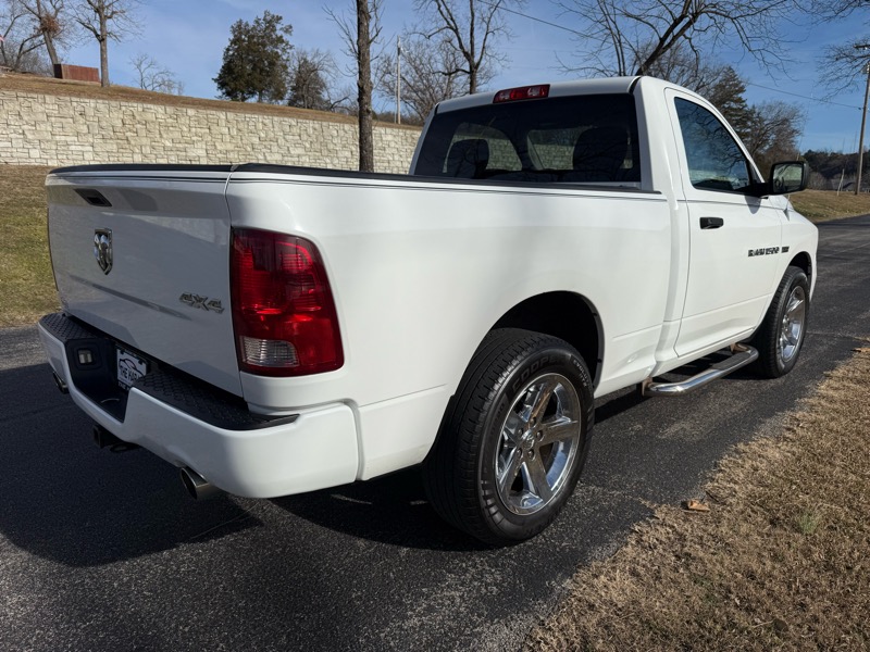 RAM 1500 ST SWB 4WD 2012