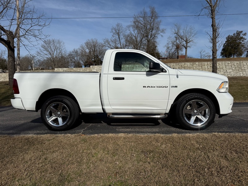 RAM 1500 ST SWB 4WD 2012