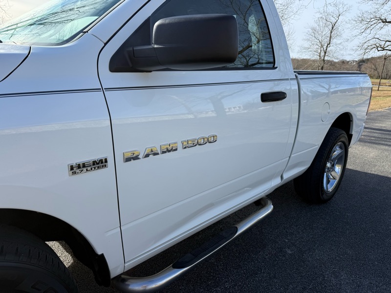 RAM 1500 ST SWB 4WD 2012
