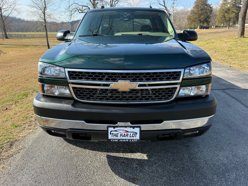 Chevrolet Silverado 2500HD LS Crew Cab Short Bed 4WD 2005