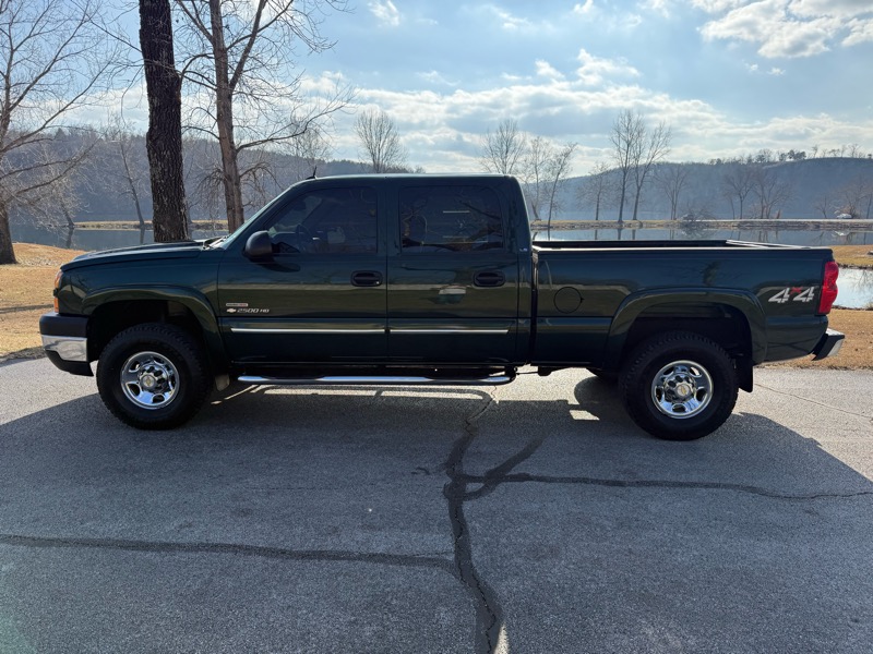 Chevrolet Silverado 2500HD LS Crew Cab Short Bed 4WD 2005