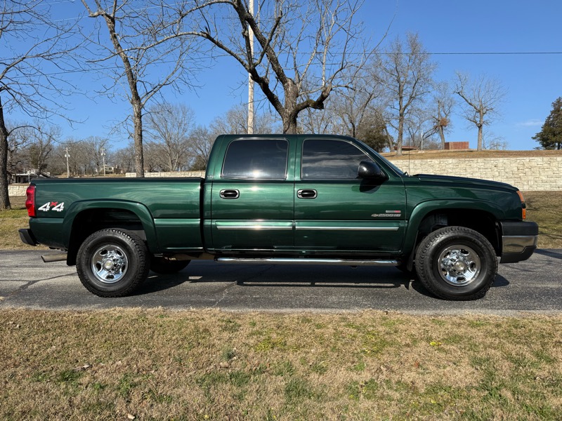 Chevrolet Silverado 2500HD LS Crew Cab Short Bed 4WD 2005