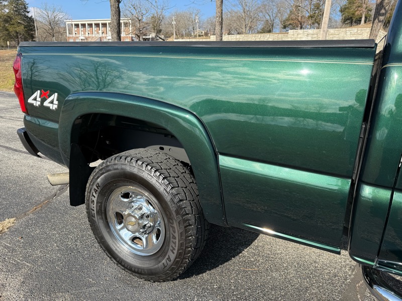 Chevrolet Silverado 2500HD LS Crew Cab Short Bed 4WD 2005