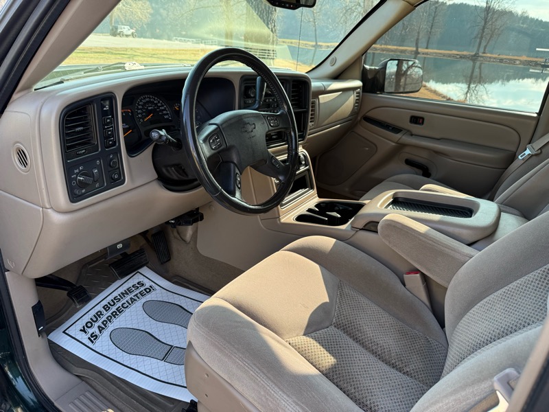 Chevrolet Silverado 2500HD LS Crew Cab Short Bed 4WD 2005