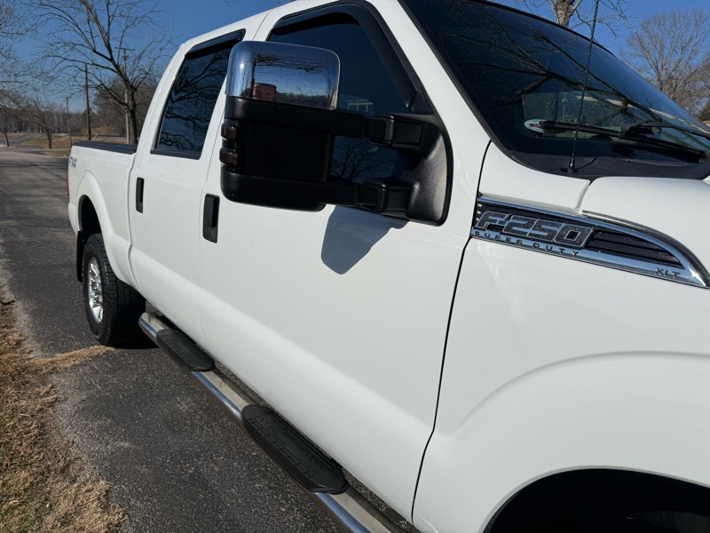 Ford F-250 SD XLT Crew Cab 4WD 2016