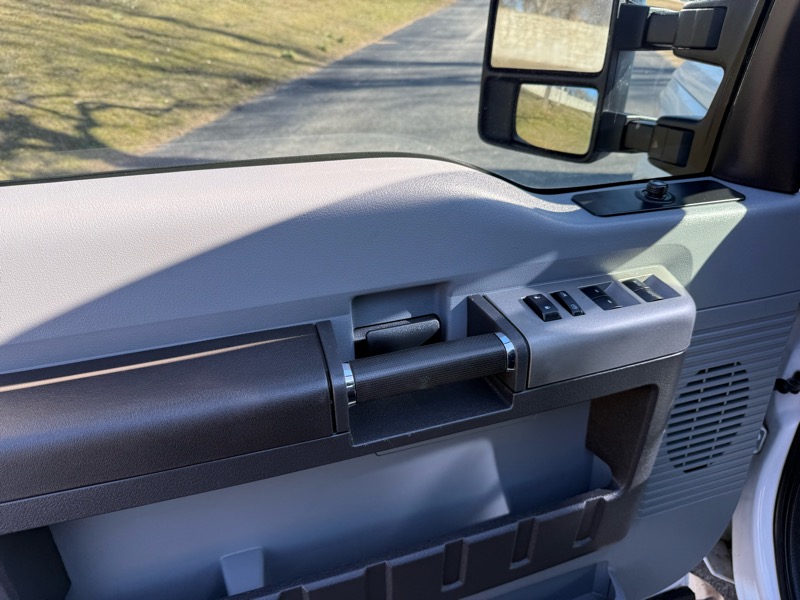 Ford F-250 SD XLT Crew Cab 4WD 2016