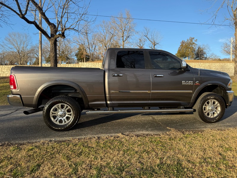 RAM 2500 Laramie Crew Cab SWB 4WD 2015