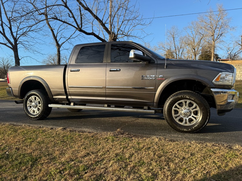 RAM 2500 Laramie Crew Cab SWB 4WD 2015