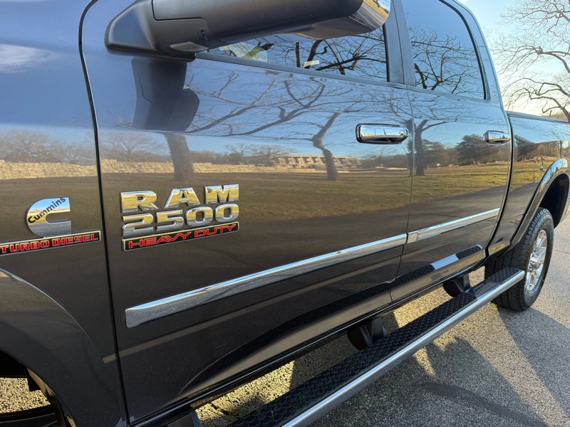 RAM 2500 Laramie Crew Cab SWB 4WD 2015