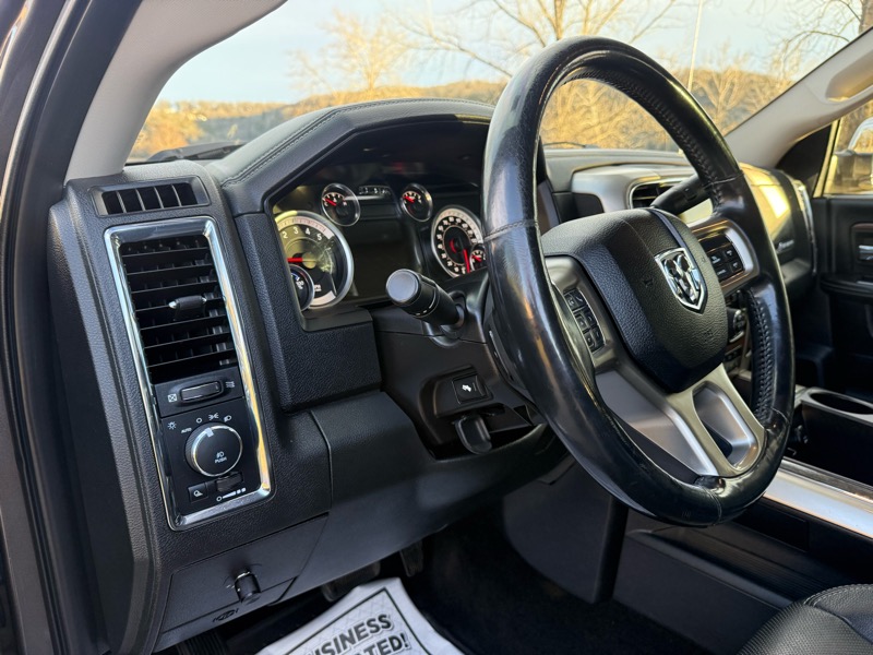 RAM 2500 Laramie Crew Cab SWB 4WD 2015