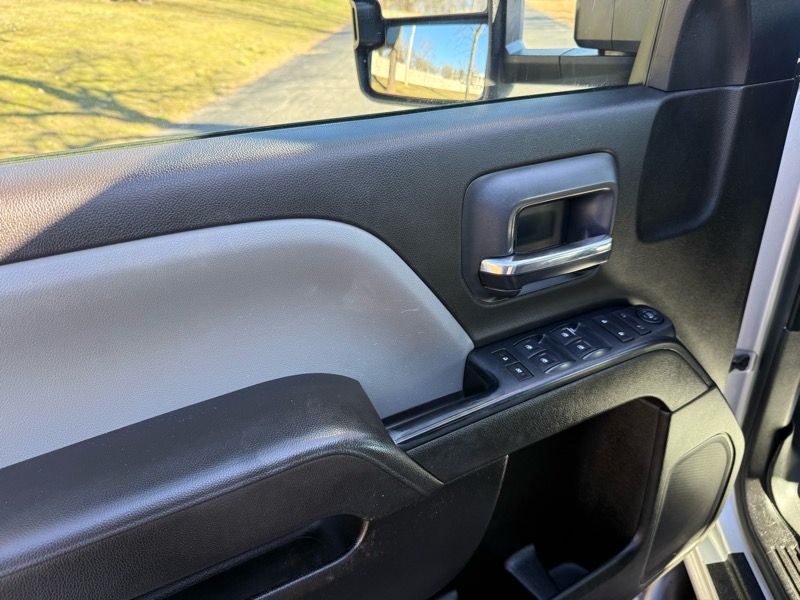 GMC Sierra 2500HD Base Crew Cab 4WD 2016