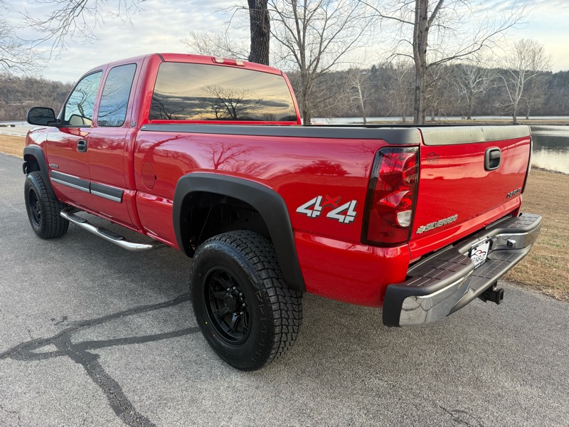 Chevrolet Silverado 2500HD LT Ext. Cab Short Bed 4WD 2005