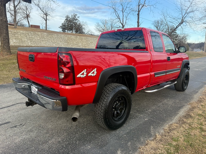 Chevrolet Silverado 2500HD LT Ext. Cab Short Bed 4WD 2005