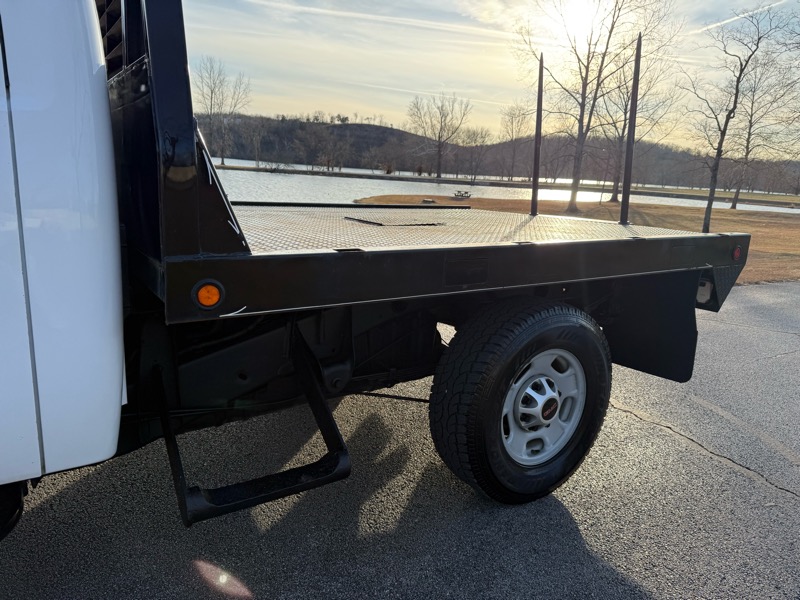 GMC Sierra 2500HD Work Truck Long Box 4WD 2011