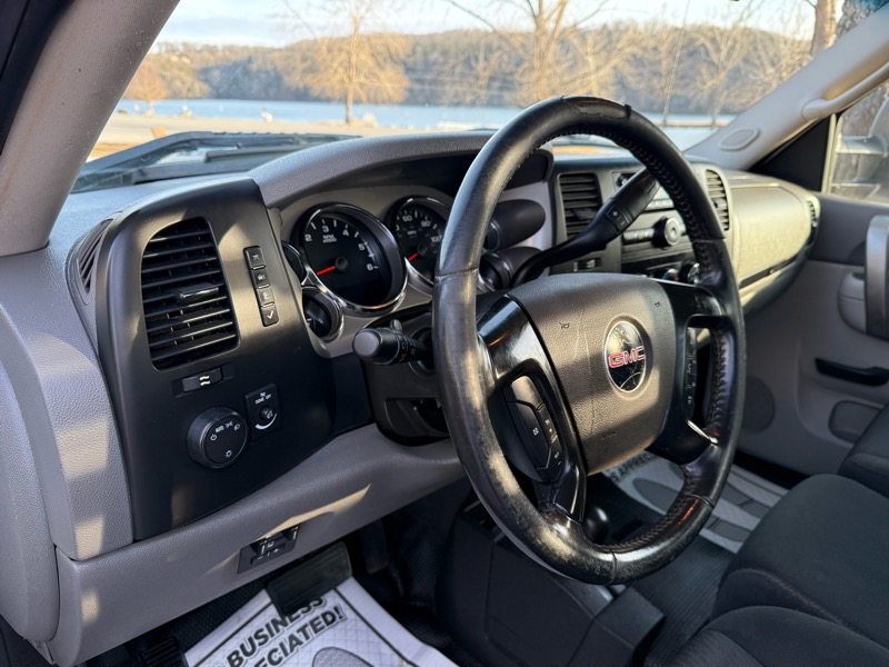 GMC Sierra 2500HD Work Truck Long Box 4WD 2011