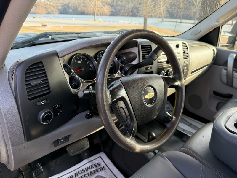 Chevrolet Silverado 3500HD Work Truck Crew Cab 4WD 2013