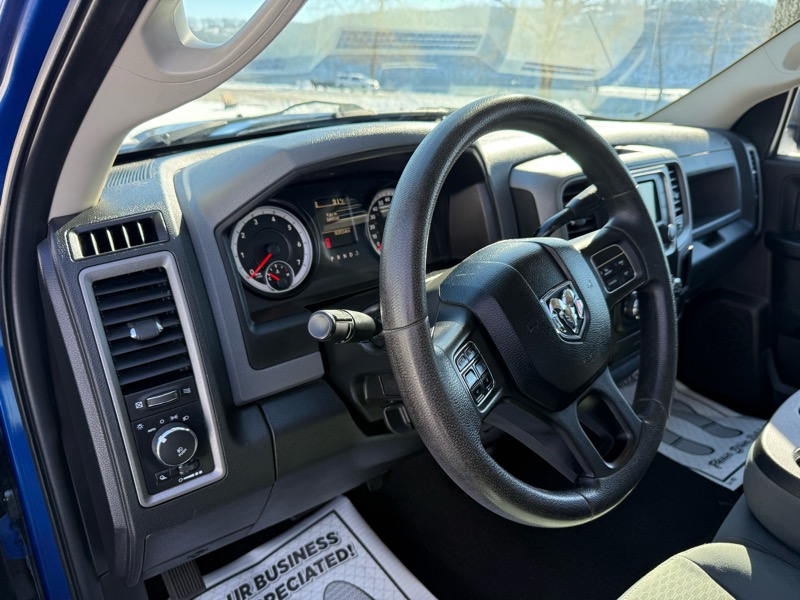 RAM 1500 Tradesman Quad Cab 4WD 2014