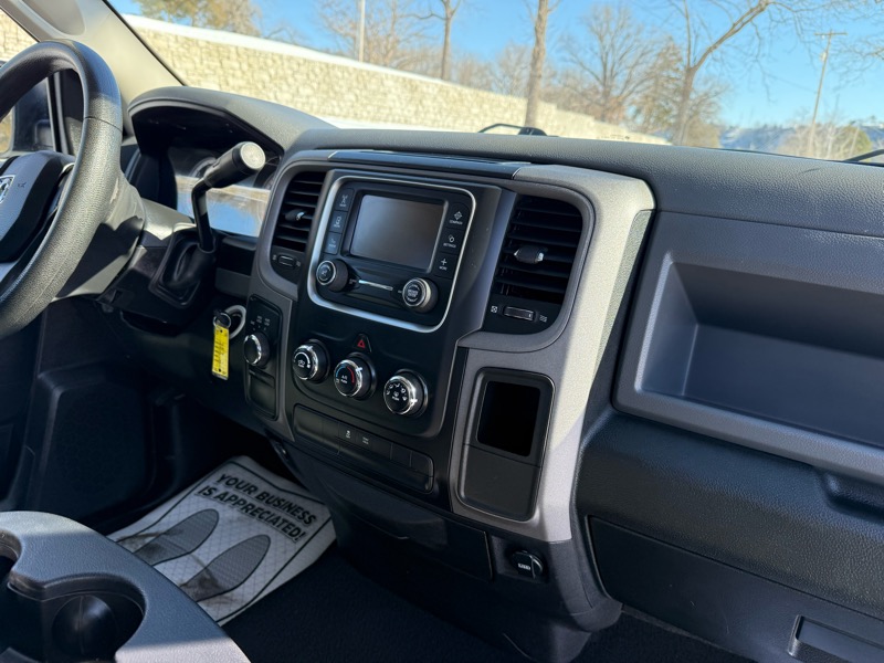 RAM 1500 Tradesman Quad Cab 4WD 2014