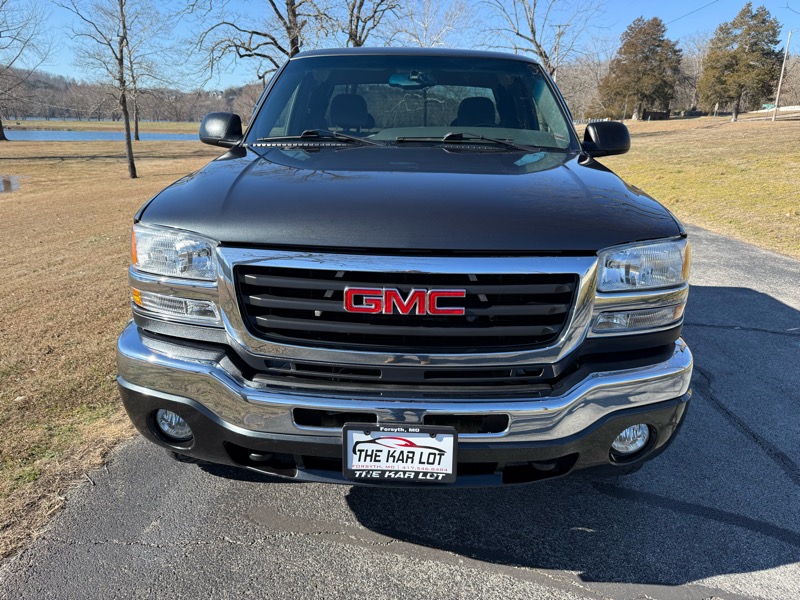 GMC Sierra 2500HD SLE Ext. Cab Short Bed 4WD 2005