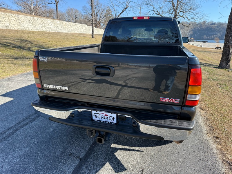 GMC Sierra 2500HD SLE Ext. Cab Short Bed 4WD 2005