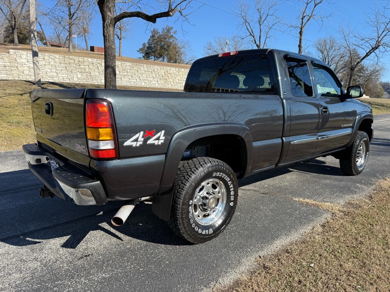 GMC Sierra 2500HD SLE Ext. Cab Short Bed 4WD 2005