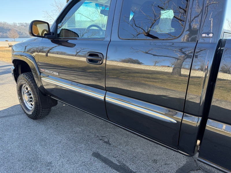 GMC Sierra 2500HD SLE Ext. Cab Short Bed 4WD 2005