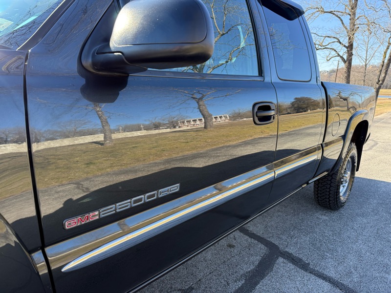 GMC Sierra 2500HD SLE Ext. Cab Short Bed 4WD 2005